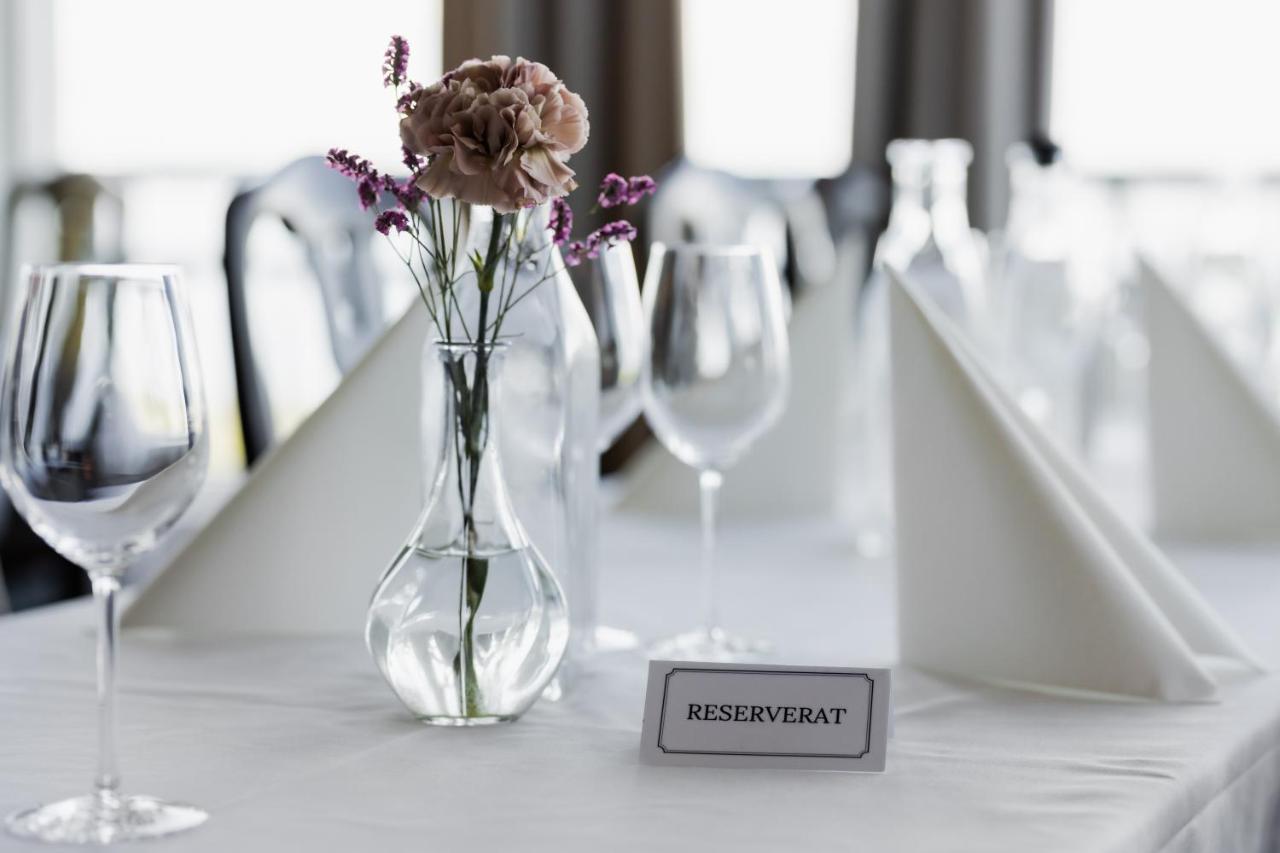 Hotel Gyllene Uttern Granna Ngoại thất bức ảnh